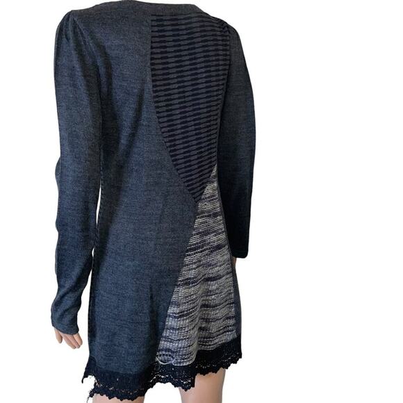 MOKA Sport Medium Charcoal Gray Artsy button lace embellished knit flirt SZ M - Picture 4 of 9